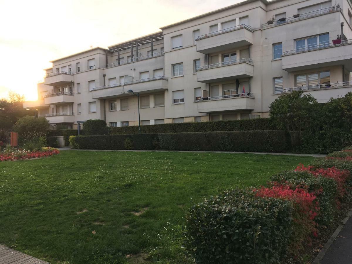 Studio Disneyland Paris - Terrasse Монтеврен Екстериор снимка